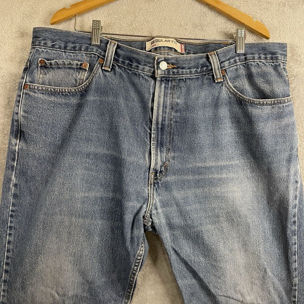 Levi's 505 Men's Regular Fit Jeans Size 42 x 30 Medium Wash Blue‎ Denim 5 Pocket